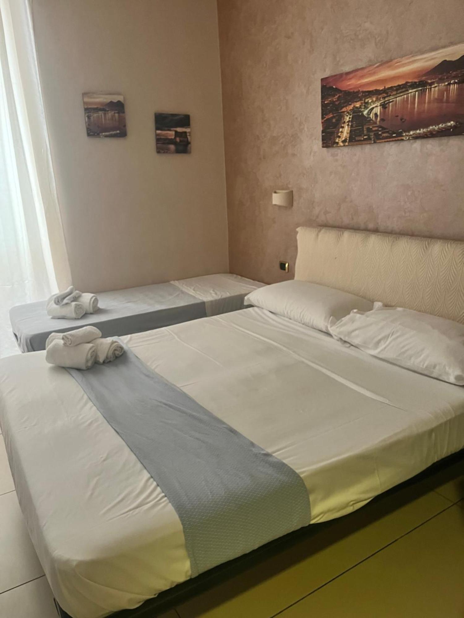 International Hotels Наполи Екстериор снимка