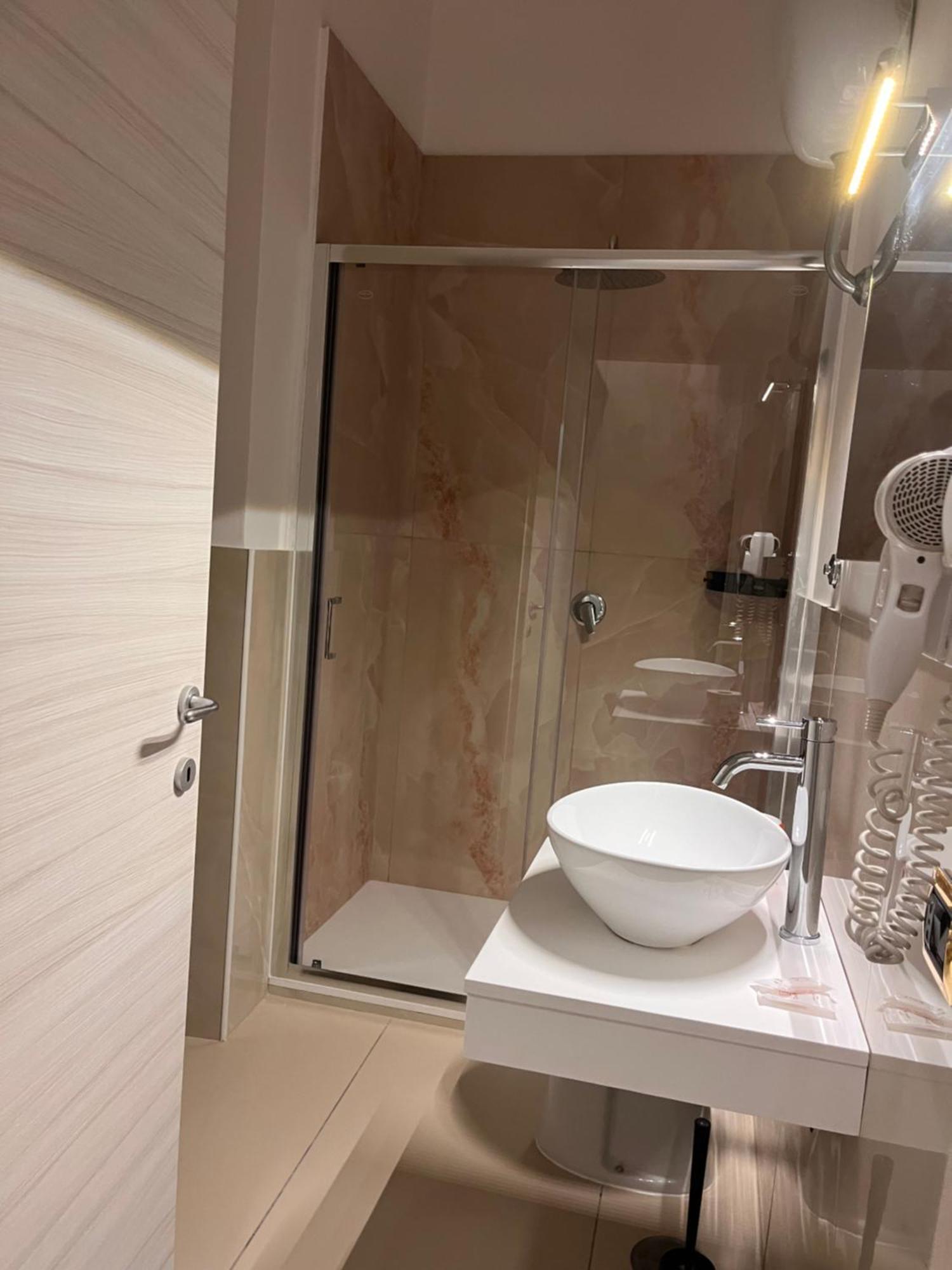 International Hotels Наполи Екстериор снимка