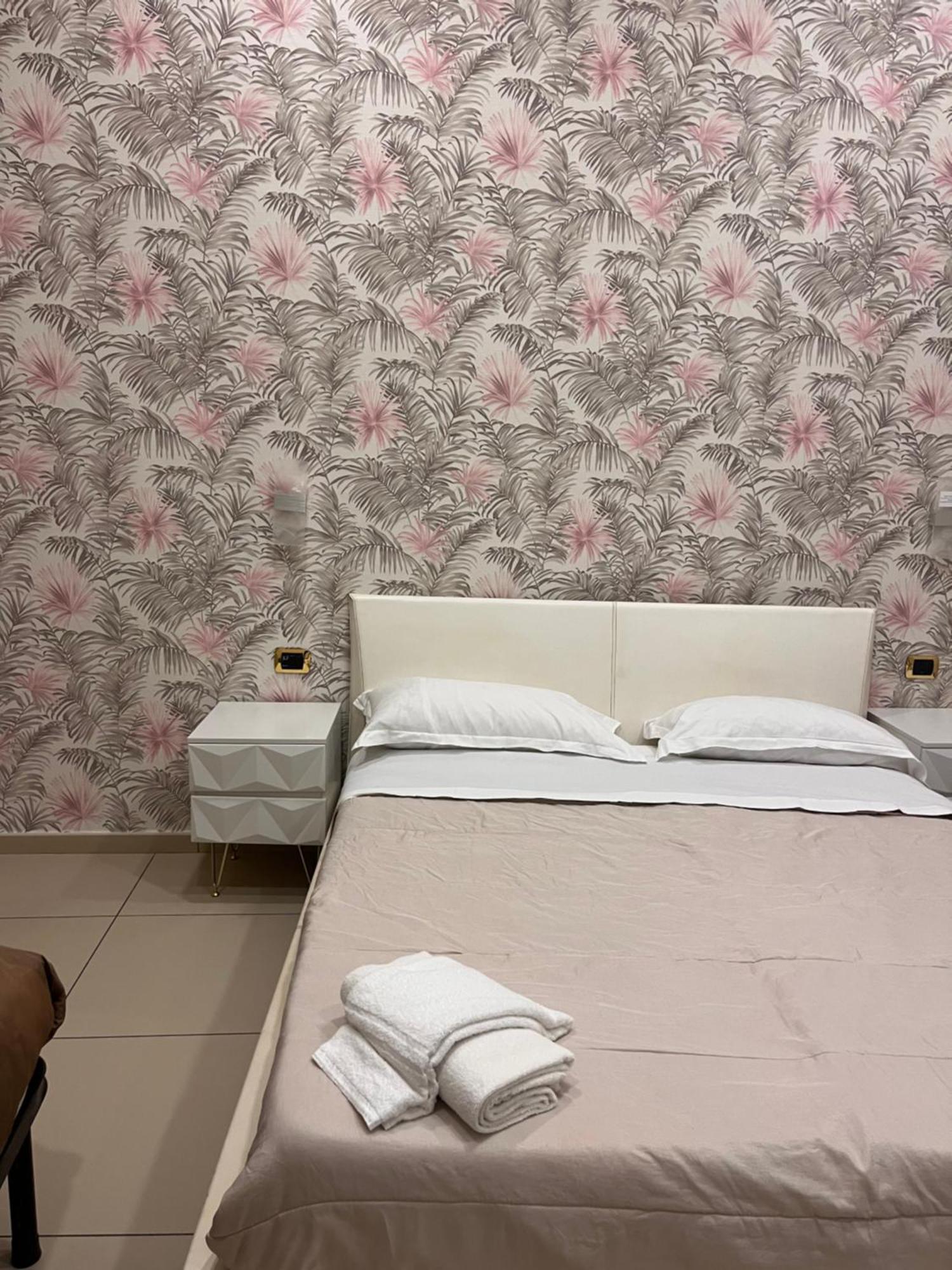 International Hotels Наполи Екстериор снимка