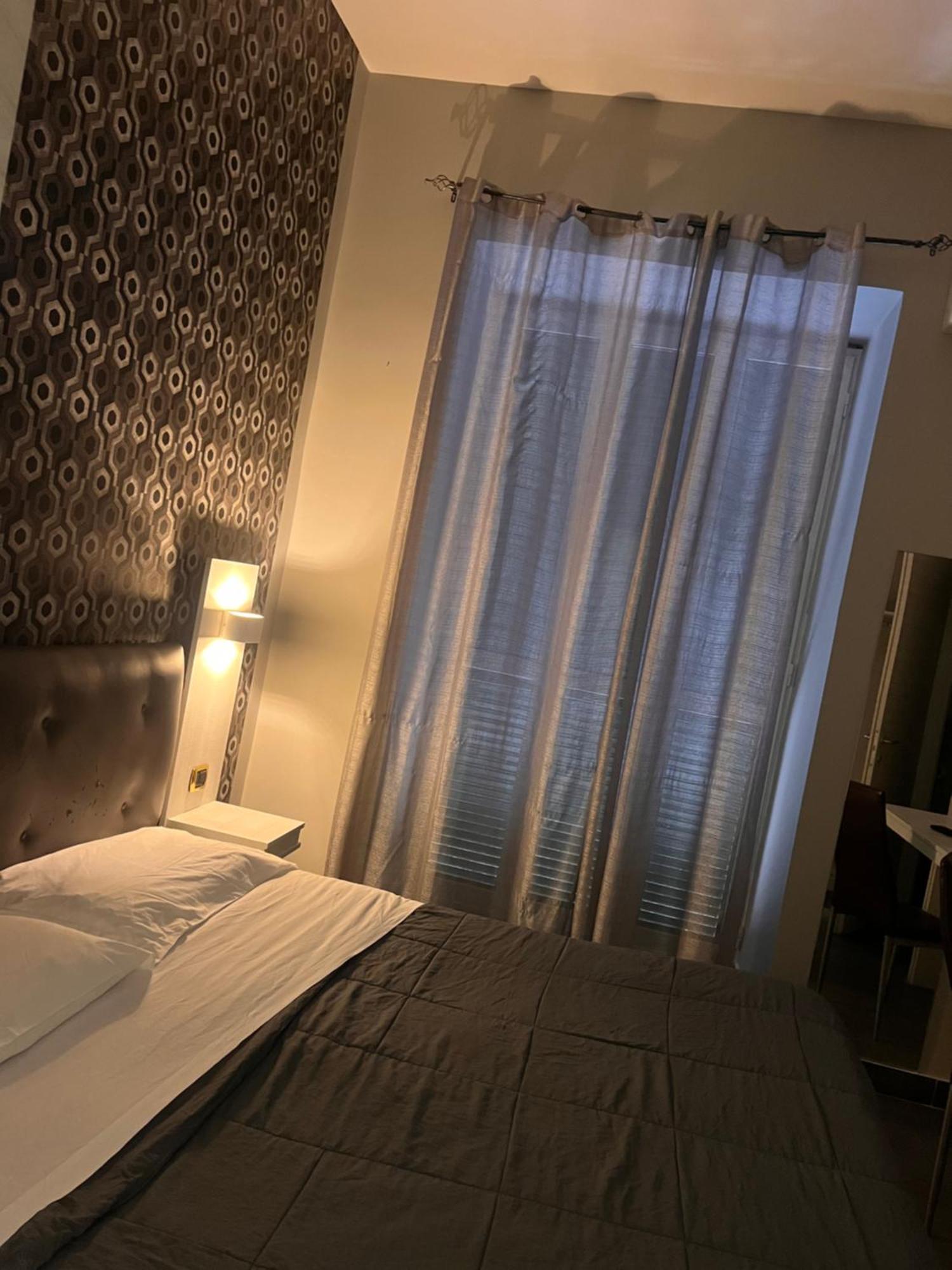 International Hotels Наполи Екстериор снимка