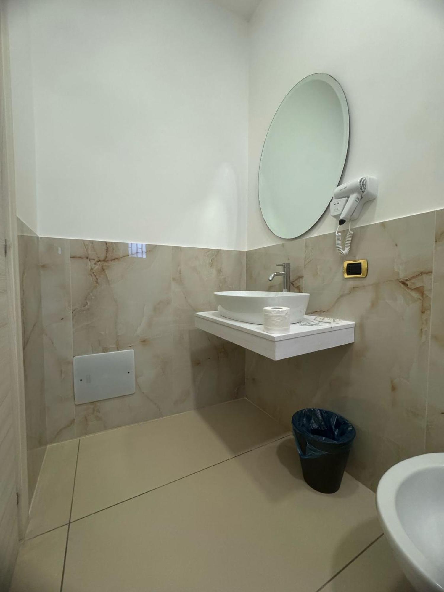 International Hotels Наполи Екстериор снимка